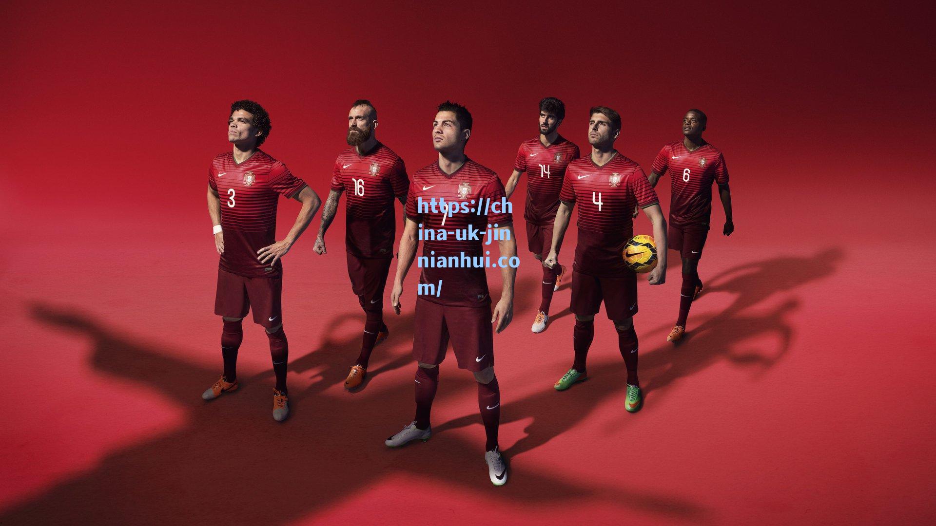 申花点球大战前围成一圈,斯卢茨基喊话,点球坚决就行!